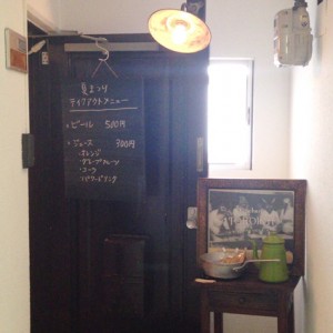 カフェの入口